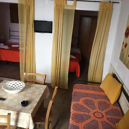 Apartment 2000 *