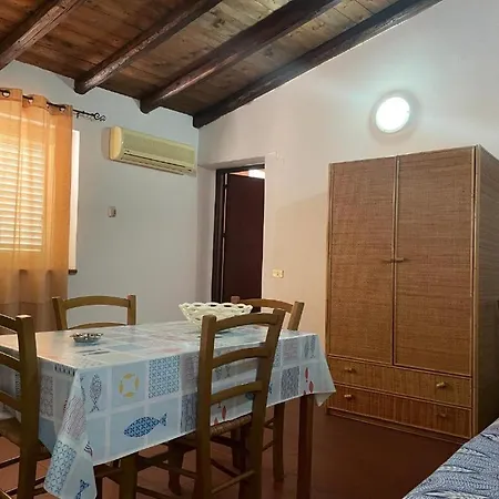 2000 Apartment *